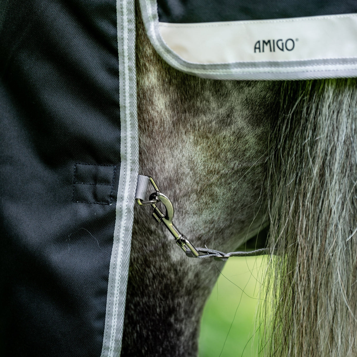 Horseware Ireland Amigo Bravo 12 Plus 250g Medium Turnout Rug #colour_black-titanium-grey-silver